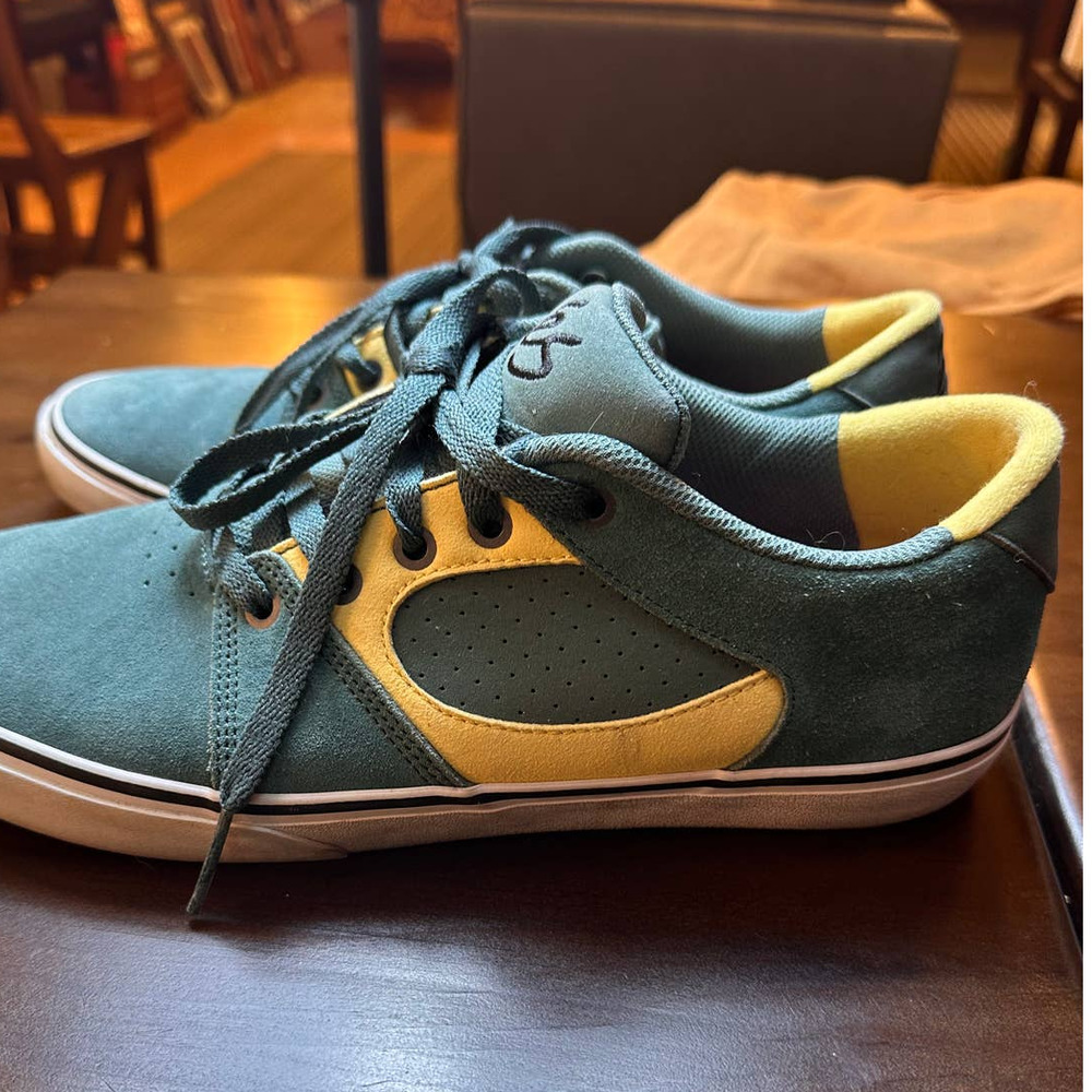 Men's ES Square Three Skate Shoe GREEN | GOLD size 11 Suede Lace up Sneakers